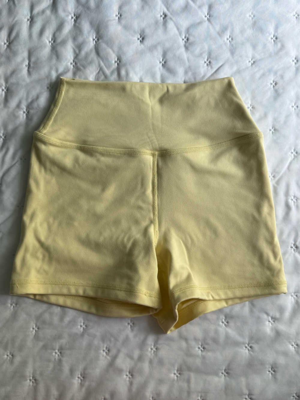 Gilly Hicks/Hollister Active Recharge Shortie - Buttercream